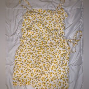 Spring yellow dress⭐️💛💐